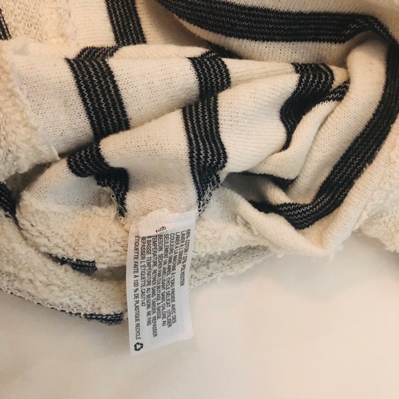 Merona Beige and navy stripe sweatshirt. - Picture 4 of 4